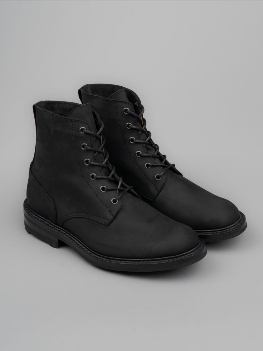 Tricker's Bernwood Boot - Horween Black Chamois - 4497