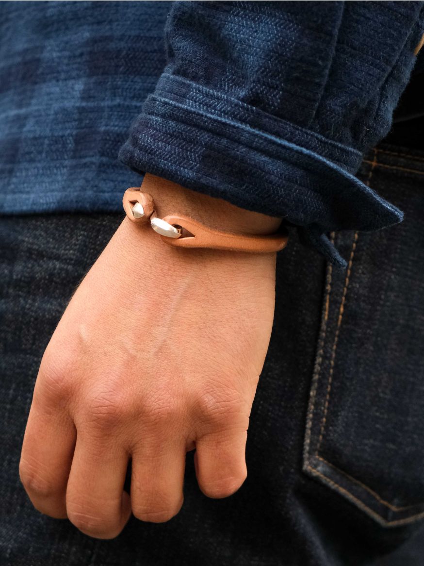 The Flat Head Leather & Silver Single Bracelet - Tan