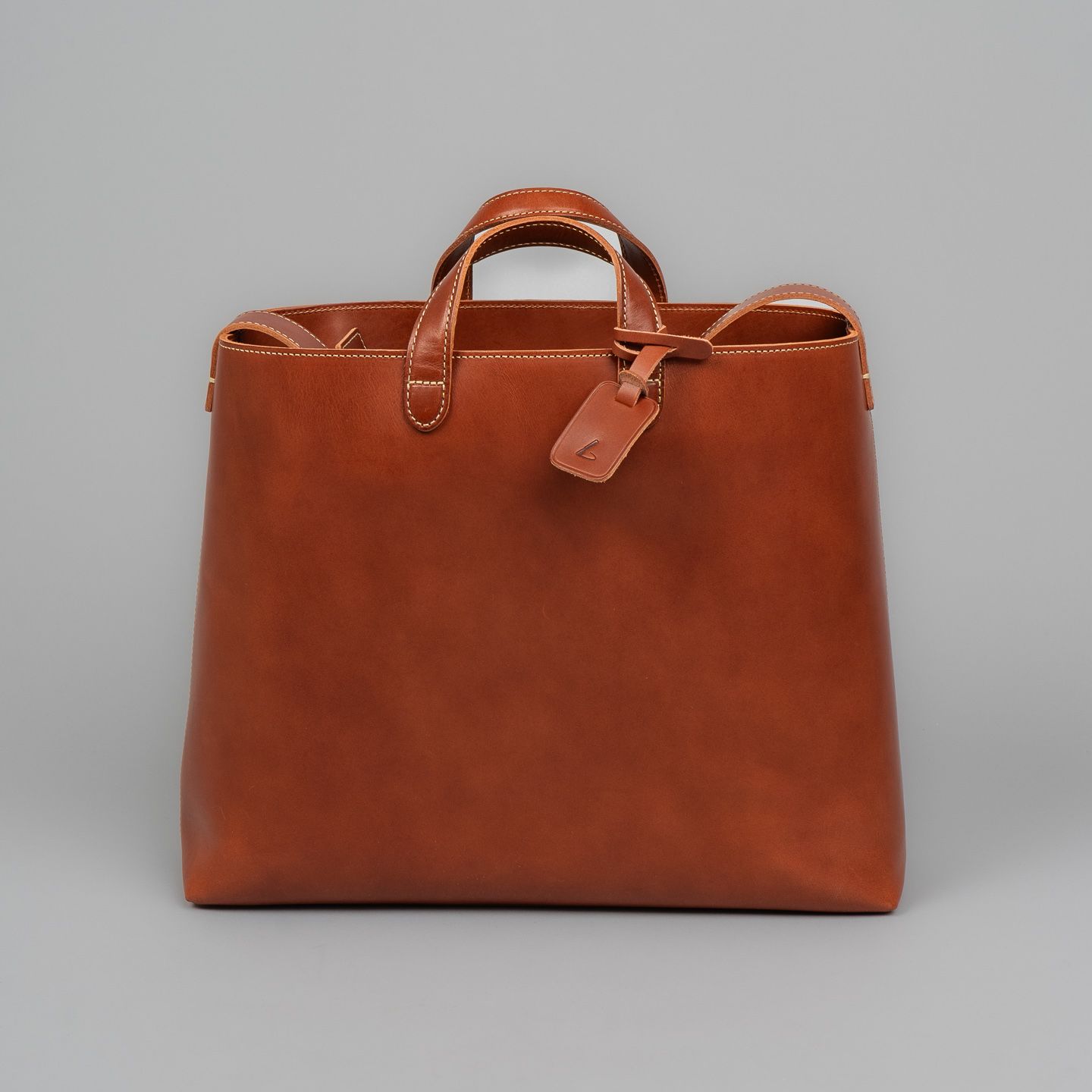 Riu Synthetic leather tote bag ベージュ 𝐑 𝐢 𝐮 | . R i u 2024 Spring 公式オンラインショップ WEB