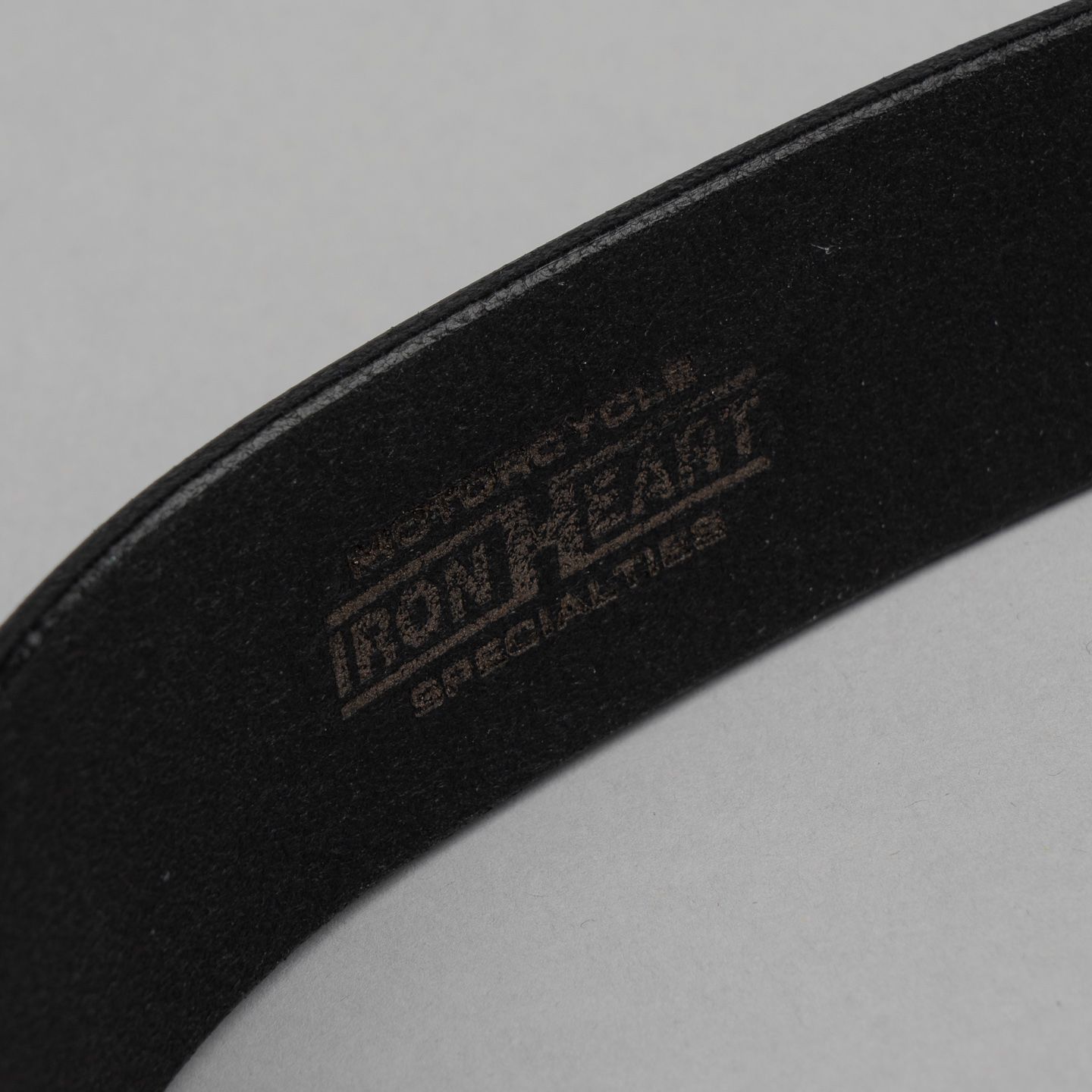 ベルト ILLIGO HEART ENAMEL BELT BUK277 IRON HEART BELT / ブラック/レッド - ブラック/レッド / M