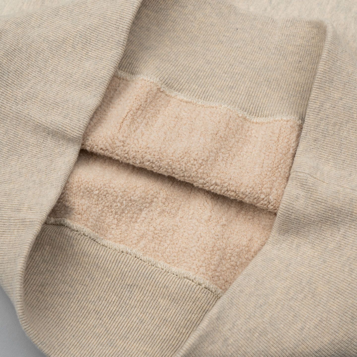 パーウェ UES Pucara Sweatshirt Oatmeal – Durable Aspero Cotton, Made
