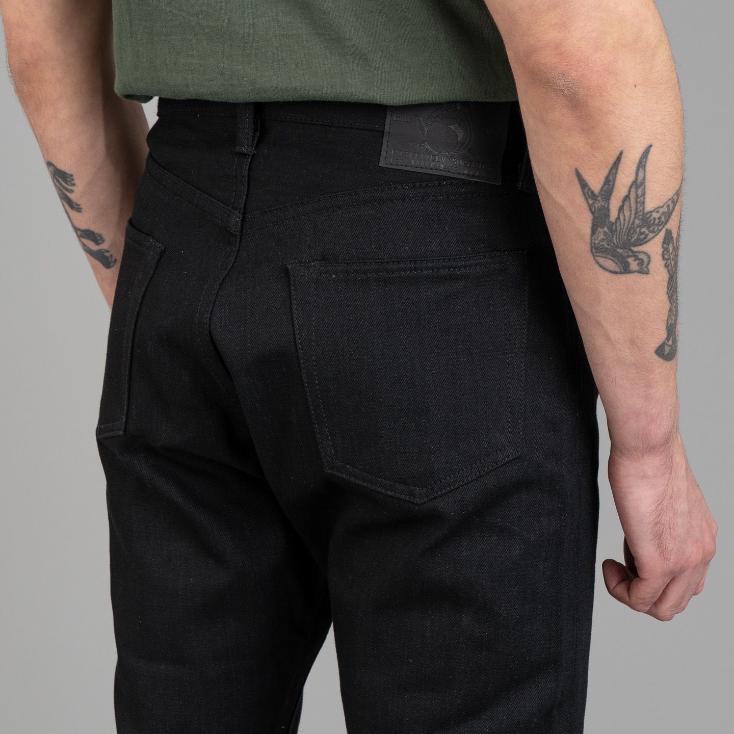 Momotaro R0605-B 15.7oz Black Jeans - Relaxed Tapered