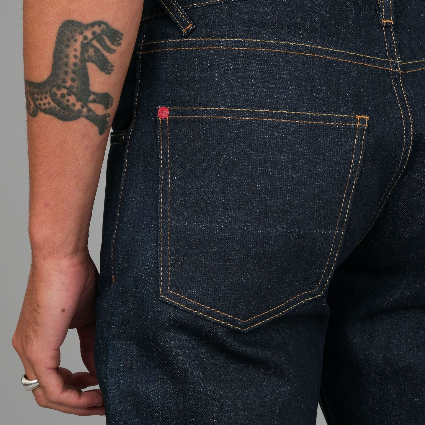 V-FIT Relaxed Tapered Selvedge Jeans - Hiut | Rivet & Hide